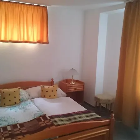 Pinewalk Apartman 希欧福克