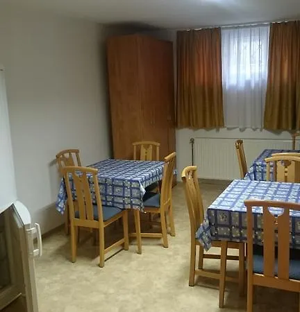 Pinewalk Apartman 招待所 *