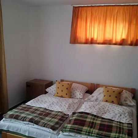 Pinewalk Apartman 招待所 希欧福克