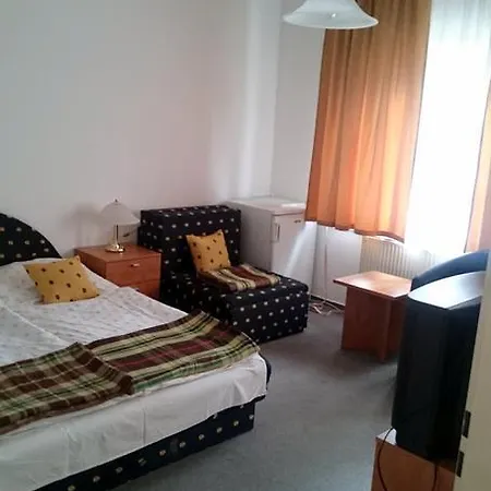 Pinewalk Apartman 招待所